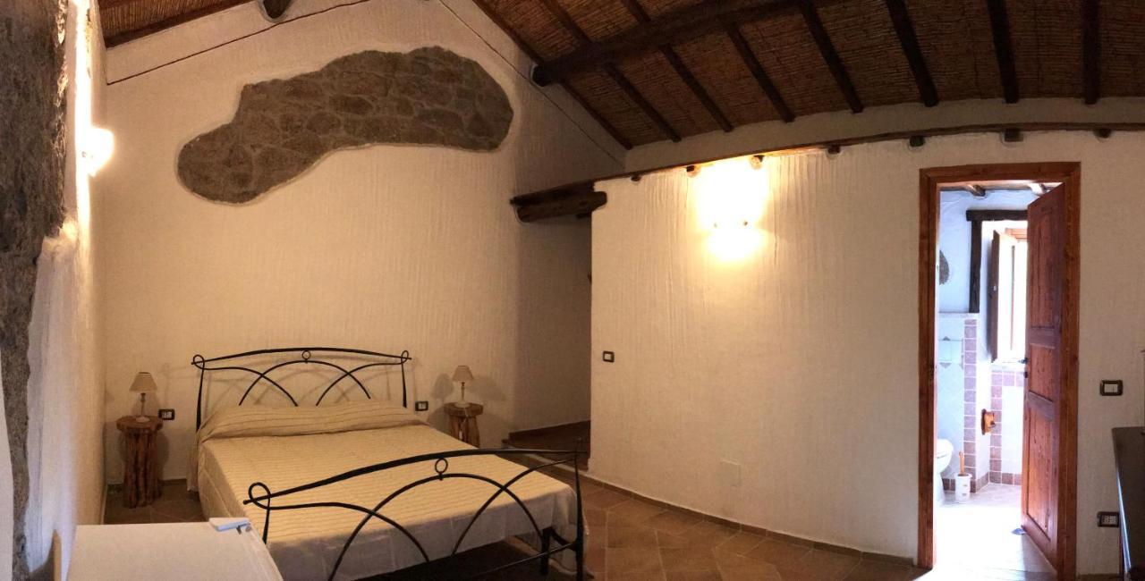 Li Casacci Bed and Breakfast Arzachena Buitenkant foto